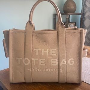 Marc Jacobs The Tote Bag leather purse cream color excellent condition